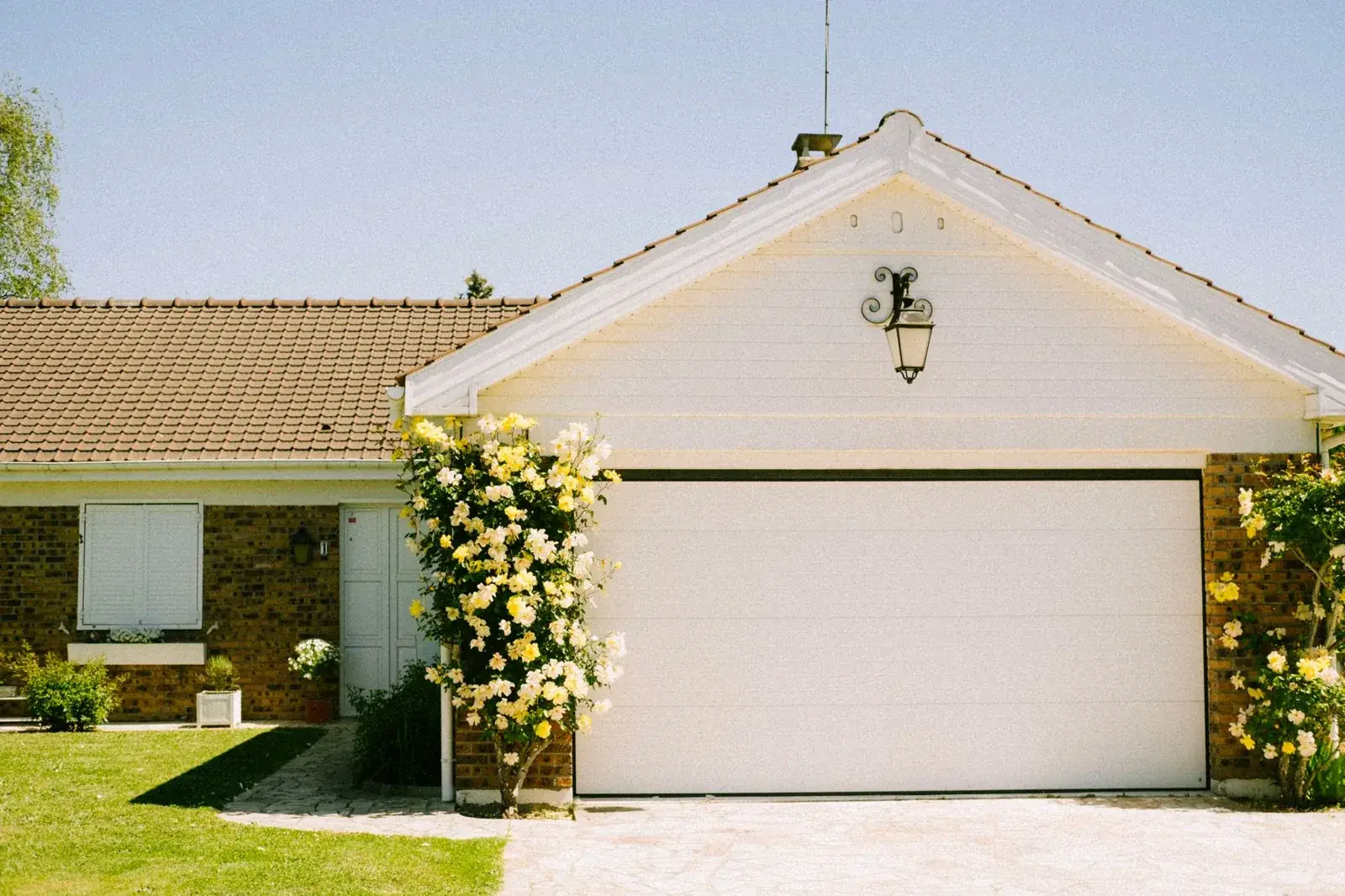 A lovely suburban home, the kind of home we buy in Hedwig Village