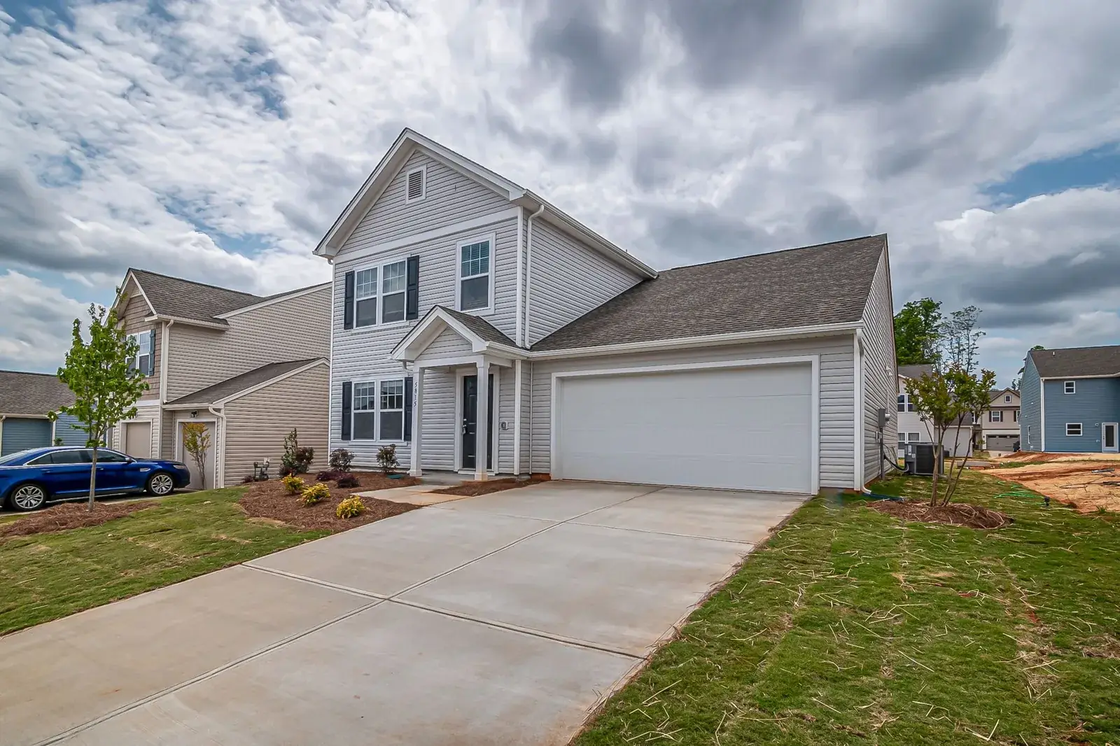 Beautiful modern detached house with garage, the kind of home we buy in Porter